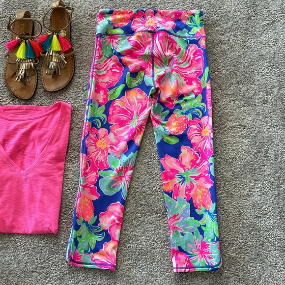 Lilly Pulitzer Luxletic Weekender Cropped Leggings - Picture 6 of 8